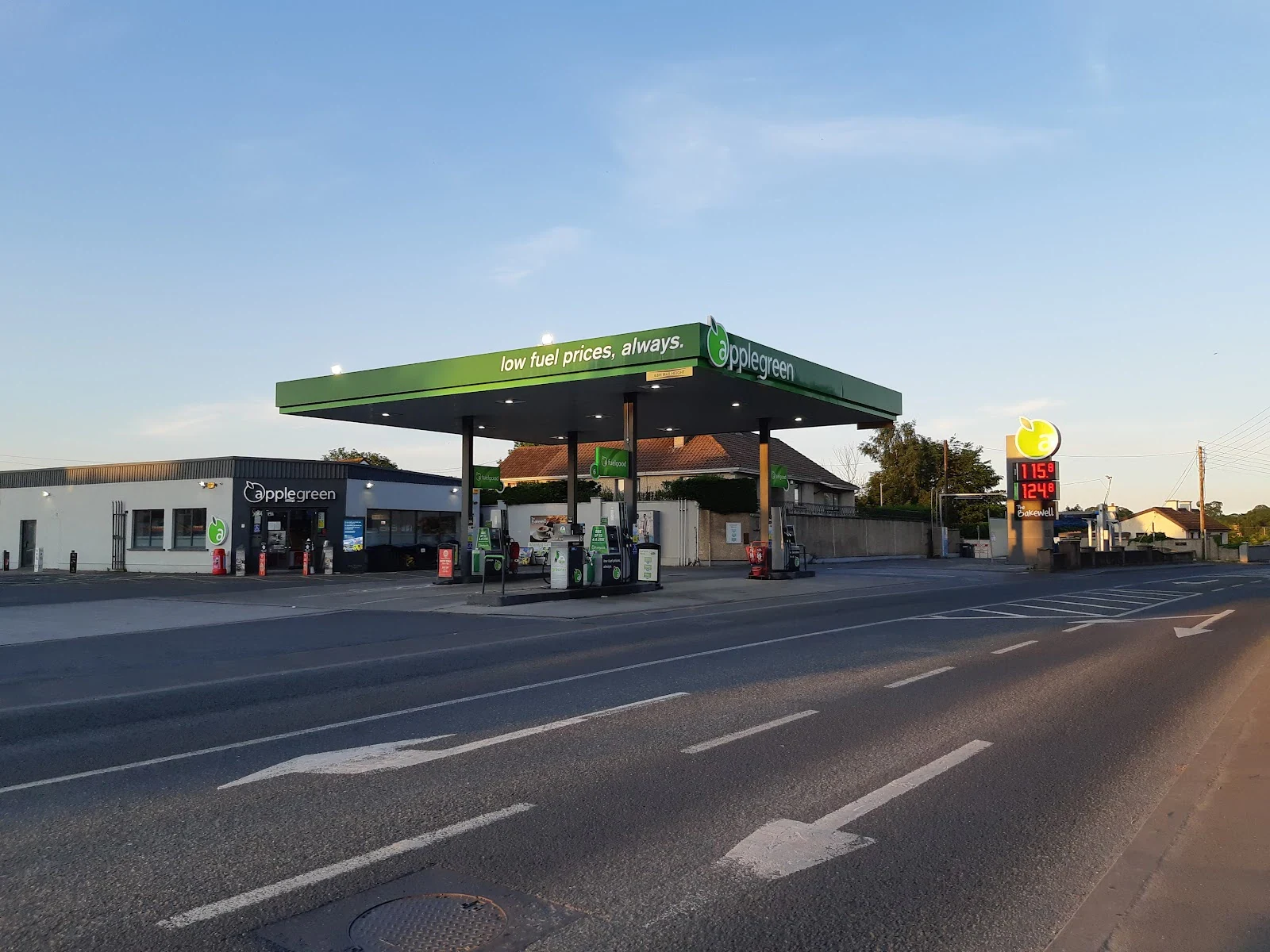 Applegreen | Carlow | R93 Wk61, car wash in Carlow
