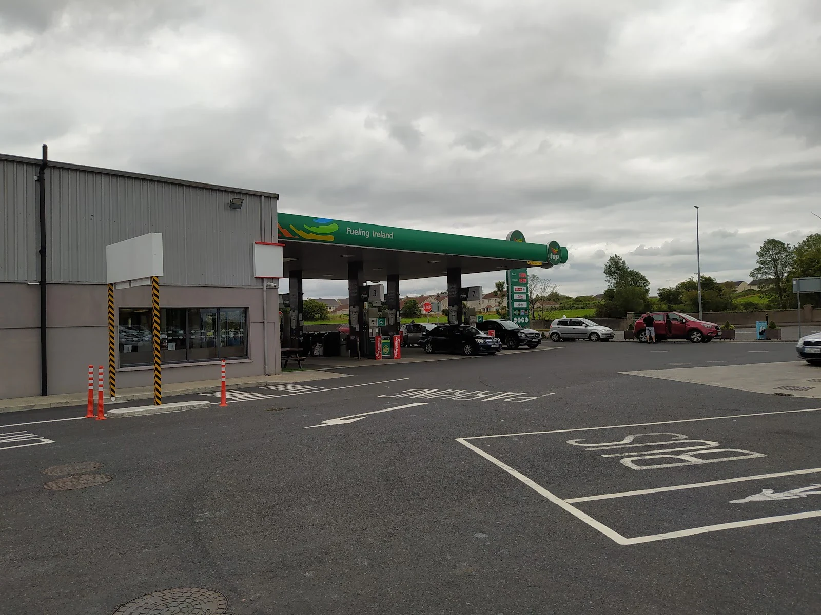 Charlestown Service Station, car wash in Tobercurry, Mayo