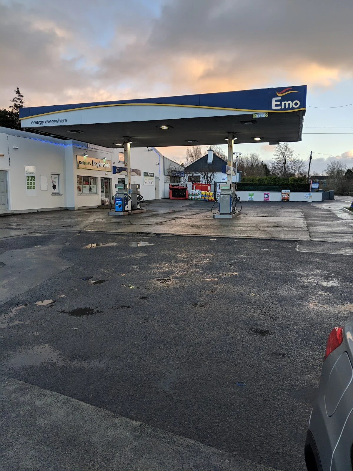 Emo | Westport, car wash in Westport, Mayo