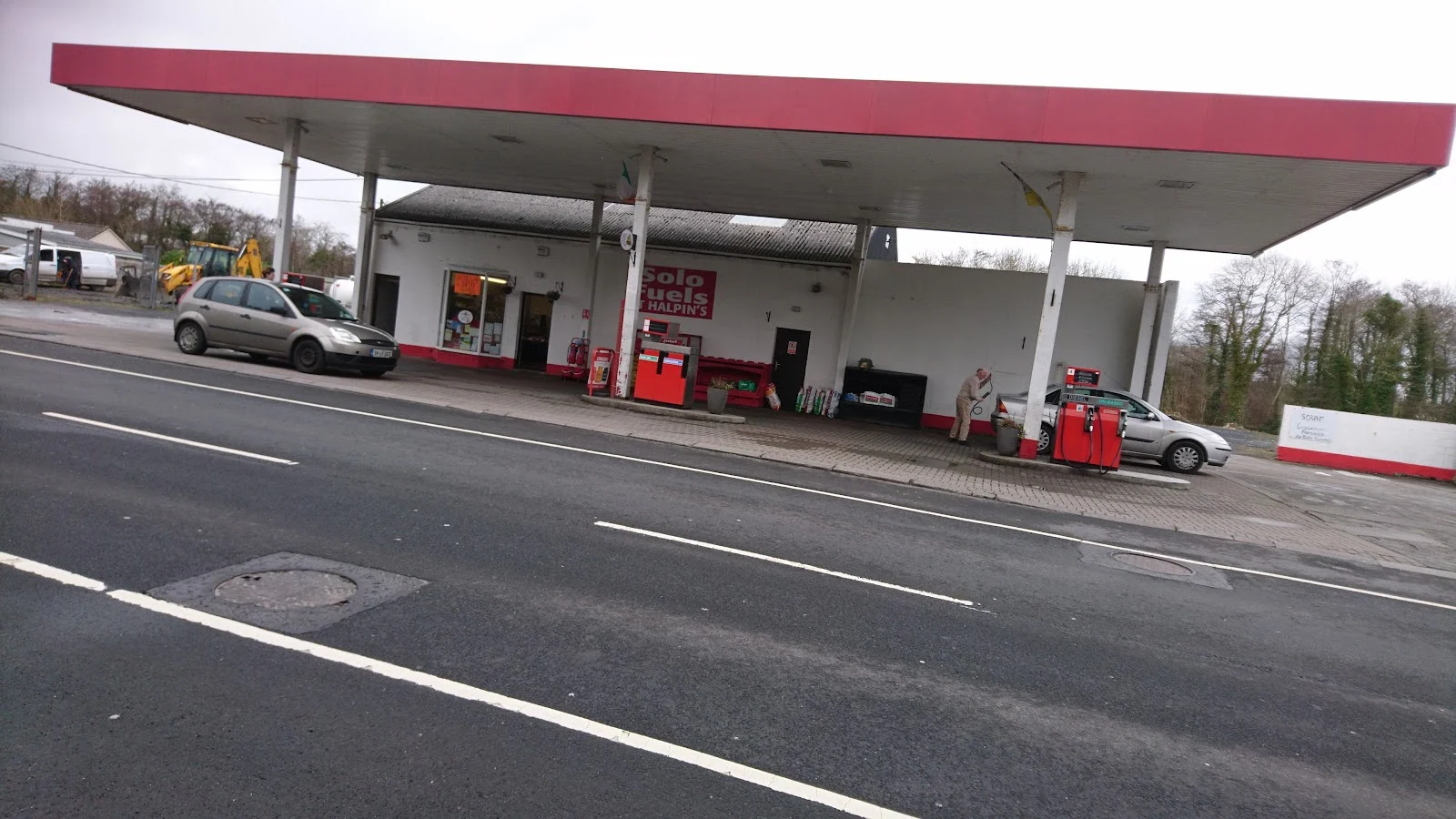 Halpins Service Station, car wash in Newmarket on Fergus, Clare