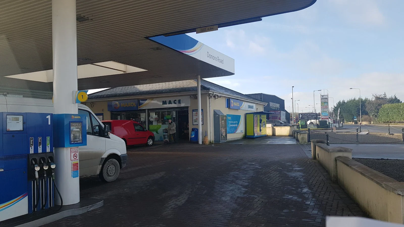 Maxol Service Station Donore Road, car wash in Drogheda, Louth