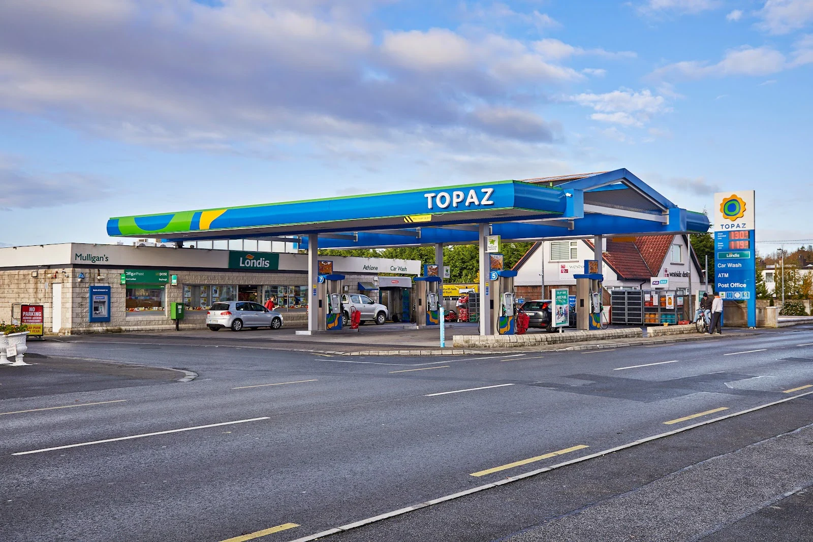 Mulligans Service Station and Grocery Londis, car wash in Athlone, Westmeath